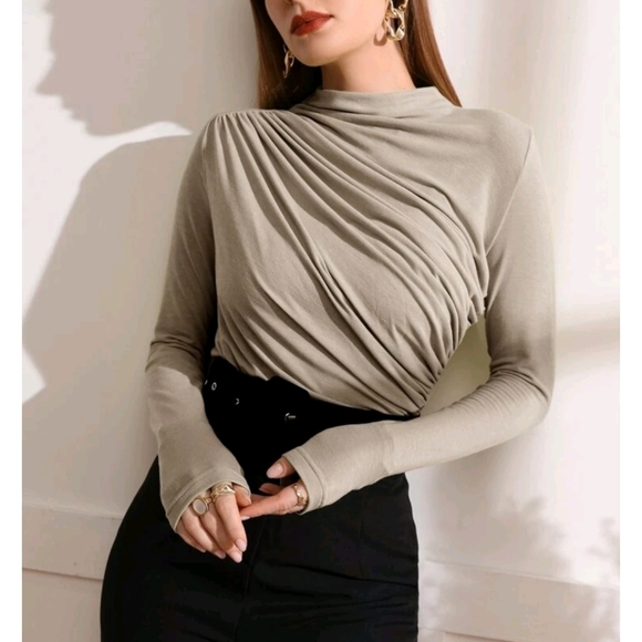 Mock Neck Ruched Slim Fit Pullover Tee - Picture 10 of 11